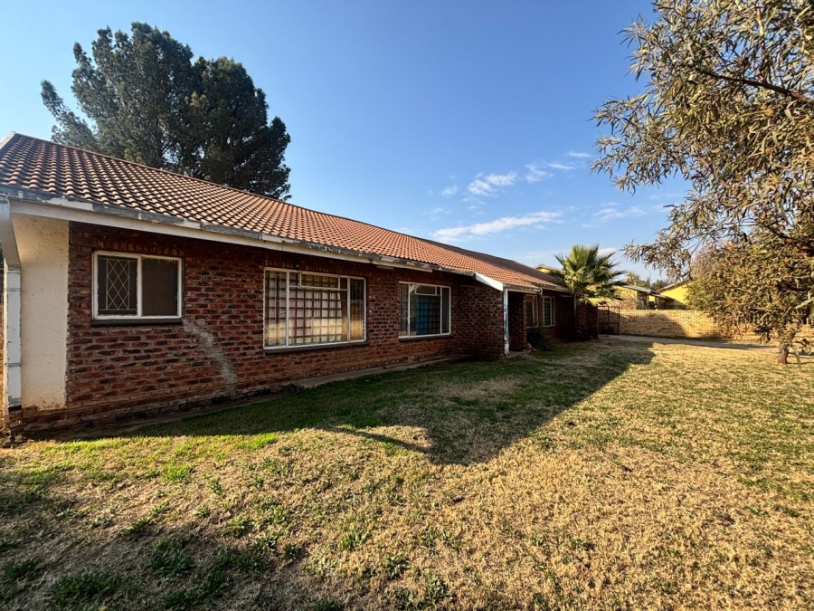 4 Bedroom Property for Sale in Roosheuwel North West